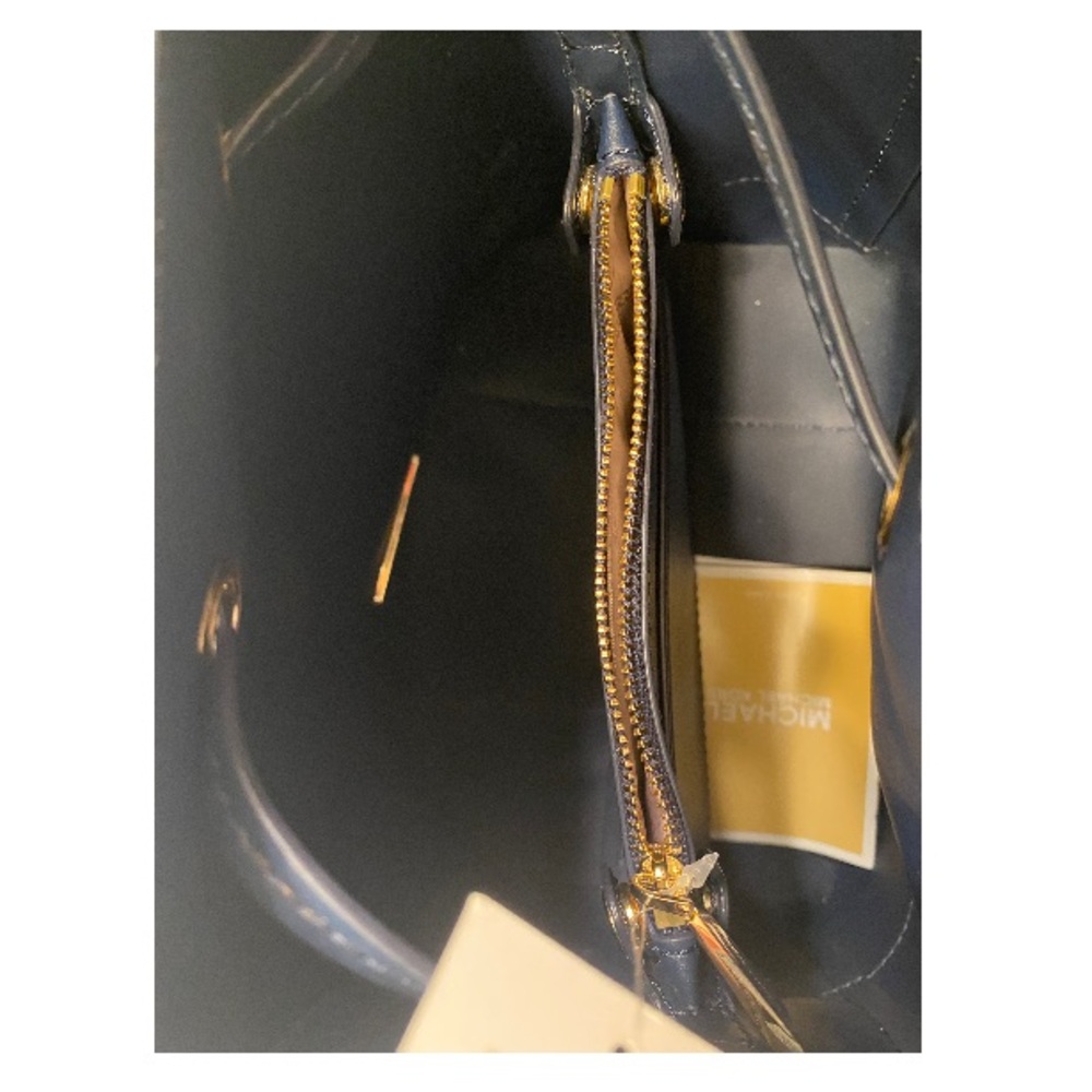 Michael Kors Mercer Gallery Convertible Bucket Bag - Picture 2 of 7